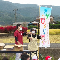 R021016 たちばな幼稚園稲刈り体験